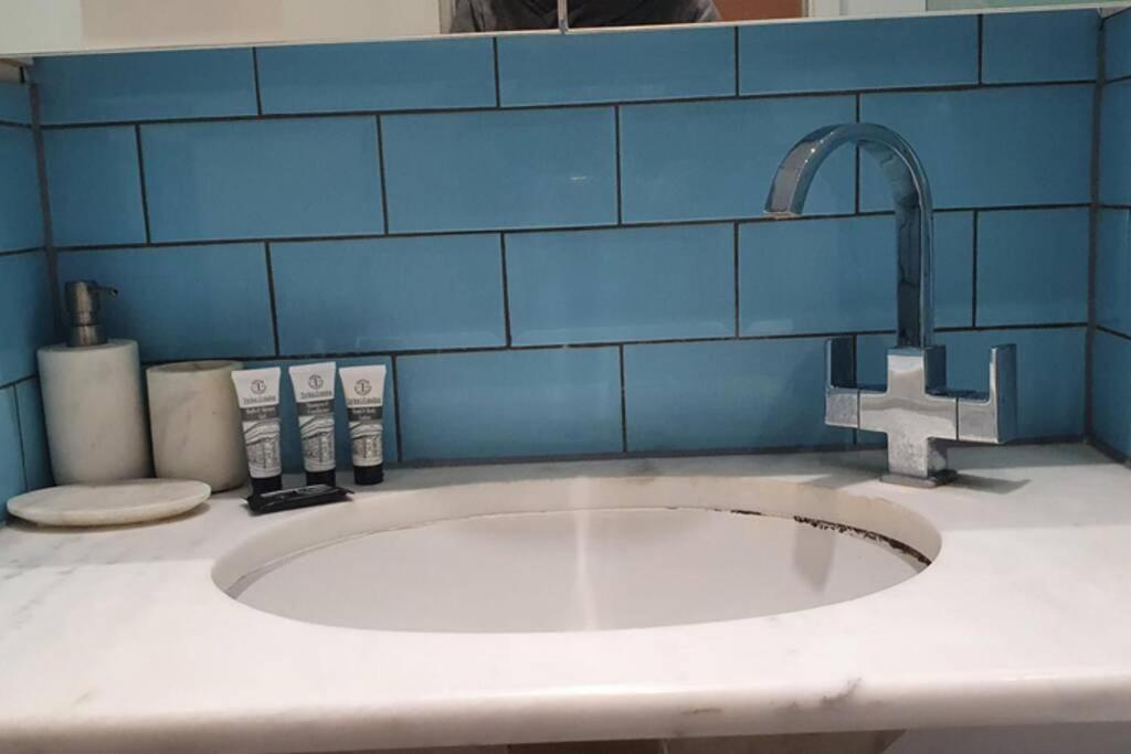 Central 1 Bedroom Apartment *Zone 1* Elephant And Castle Londen Buitenkant foto