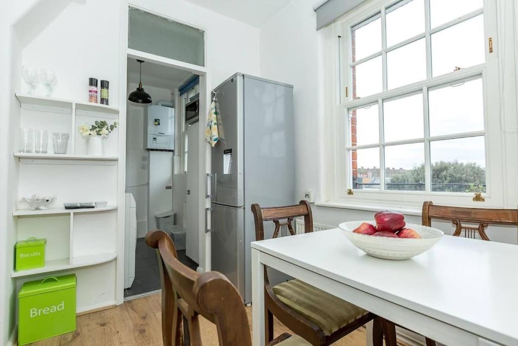 Central 1 Bedroom Apartment *Zone 1* Elephant And Castle Londen Buitenkant foto